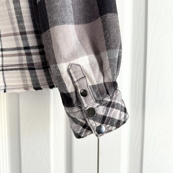 Free People Plaid Shirt Size Medium Black Tan White Crop Snap Front Shacket - Picture 4 of 11